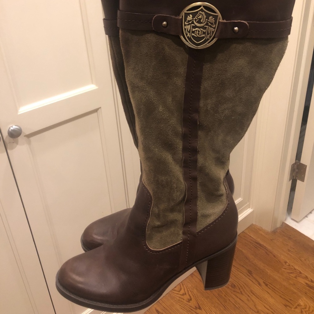 Gorgeous Etienne Aigner boots!